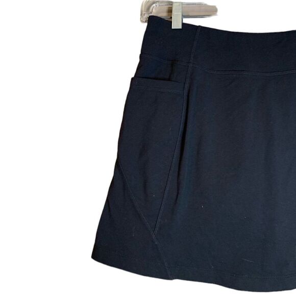 Athleta black skort with dual pockets. Size small - Picture 2 of 8